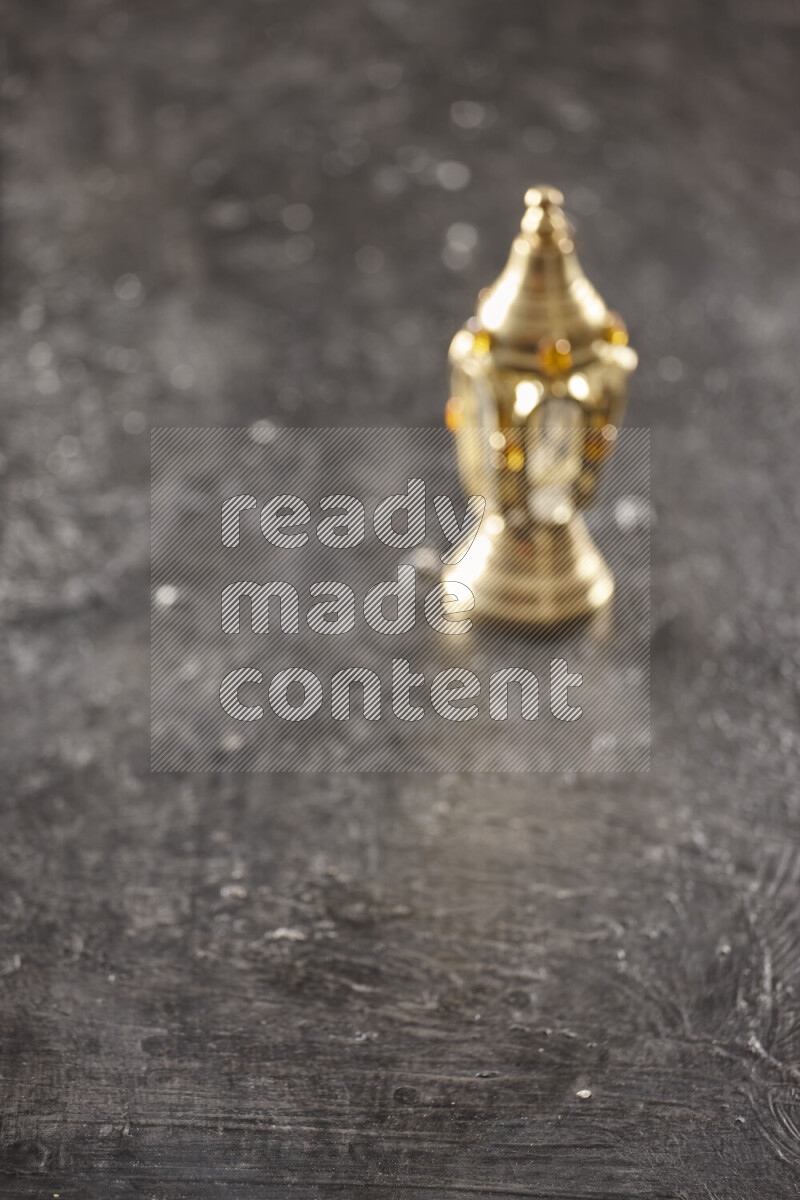 فانوس موضوع علي خلفية سوداء