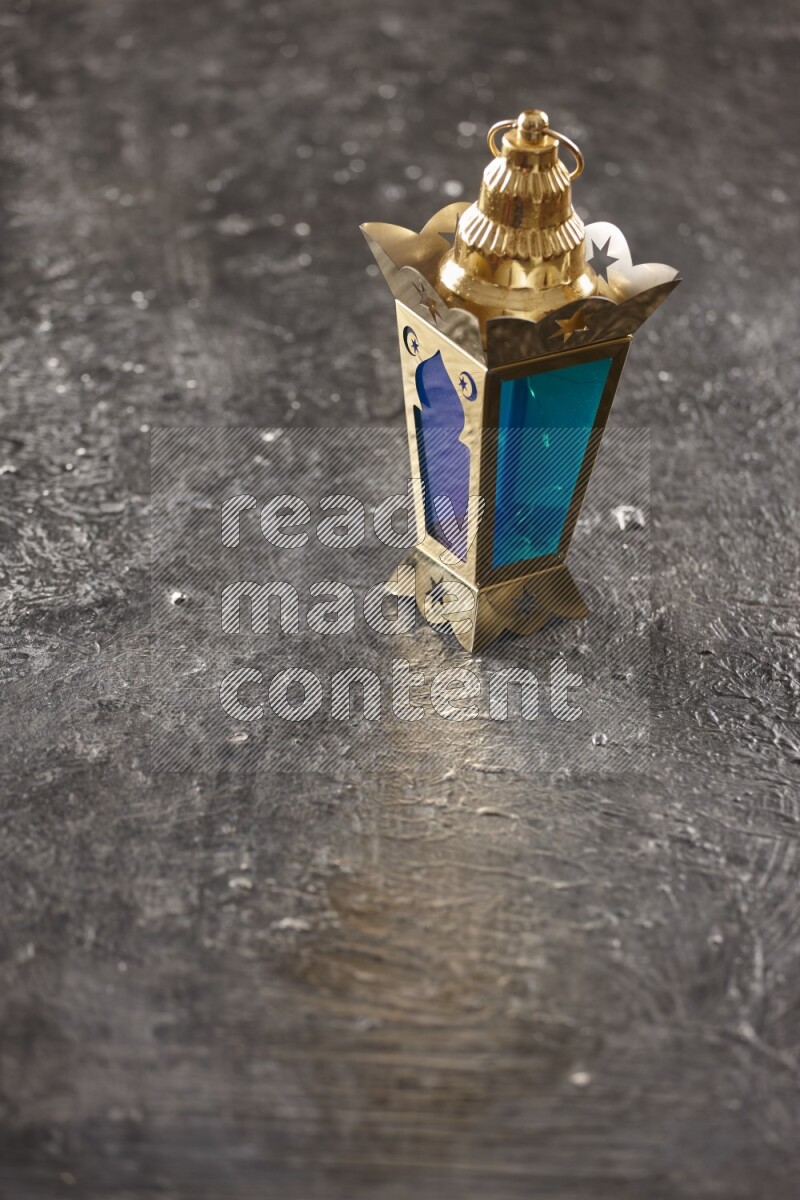 فانوس موضوع علي خلفية سوداء