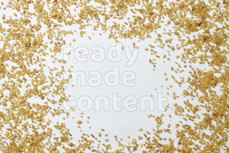 برغل علي خلفية بيضاء