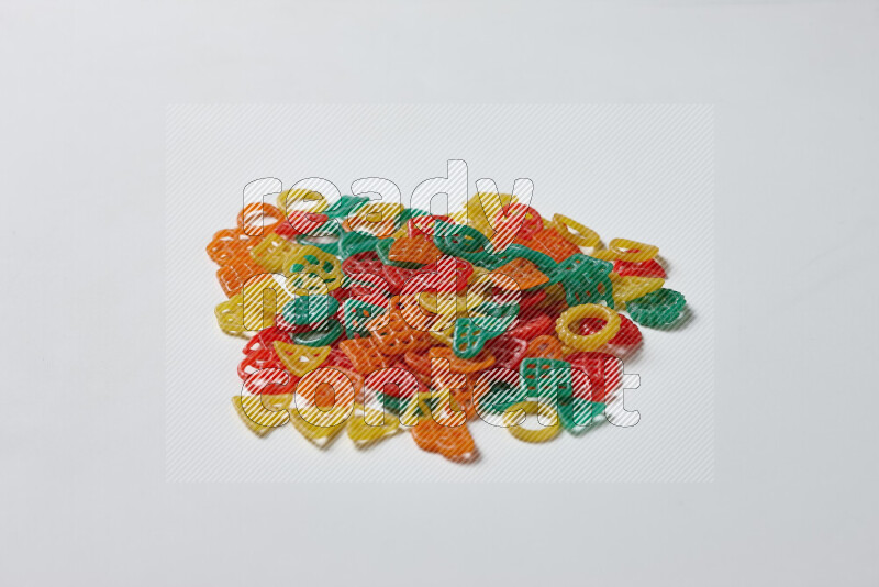 تسالي علي خلفية بيضاء