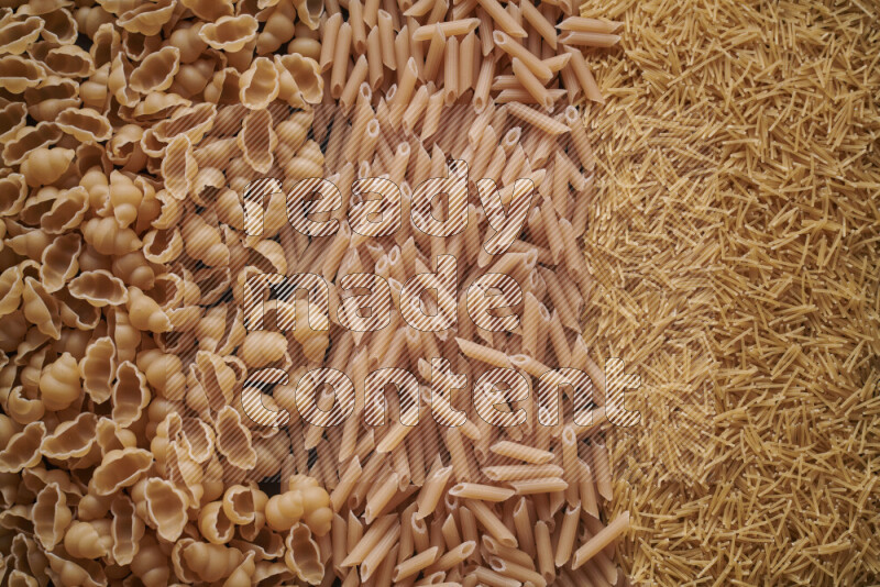 3 انواع معكرونة علي الخلفية كاملة