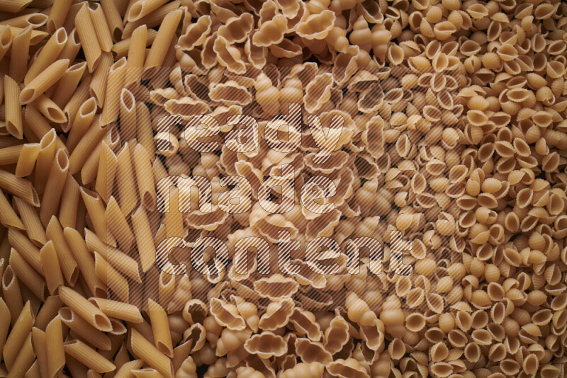 3 انواع معكرونة علي الخلفية كاملة