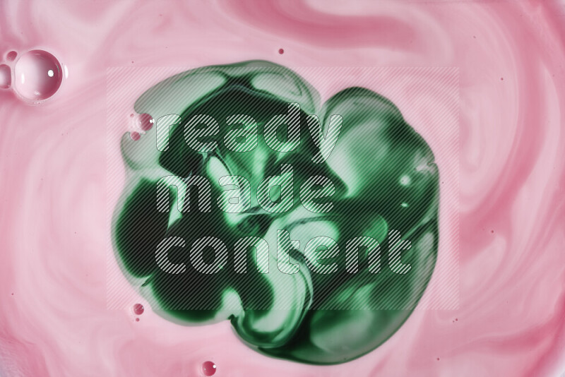 صورة مقربة لأنماط دوامية مجردة باللون الأحمر والأخضر