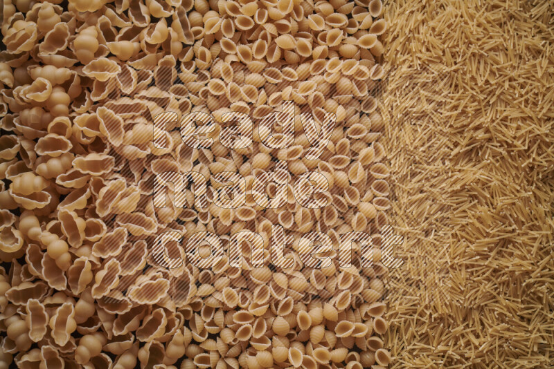 3 انواع معكرونة علي الخلفية كاملة