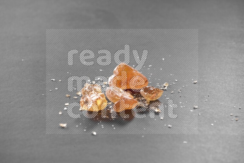 الصمغ العربي علي خلفية سوداء