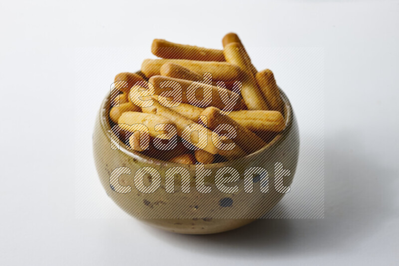 وجبات خفيفه متنوعة علي خلفية خلفية بيضاء