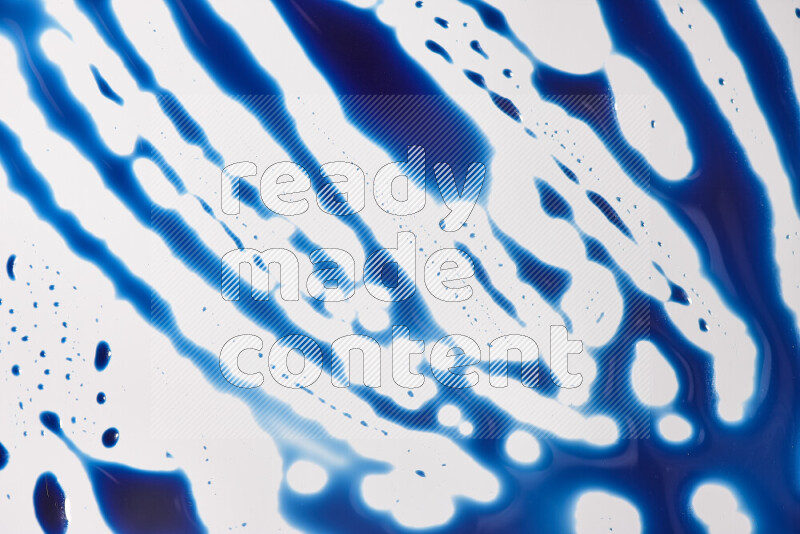 لقطات مقربة لأشكال مختلفة مرسومه باللون الأزرق