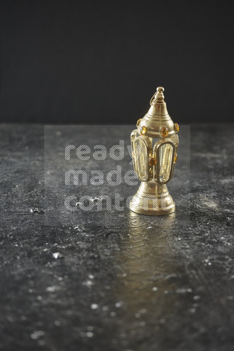 فانوس موضوع علي خلفية سوداء