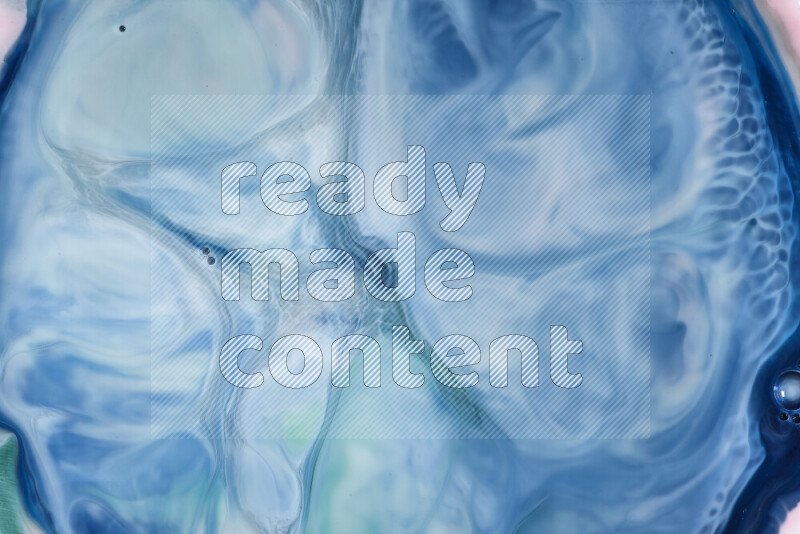 لقطة مقربة لأنماط دوامية باللون الأزرق والأبيض