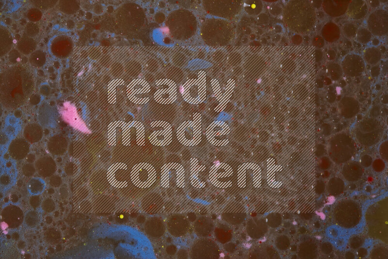 تظهر الصورة أشكال مختلفة من تداخلات اللون الوردي والأزرق والبني