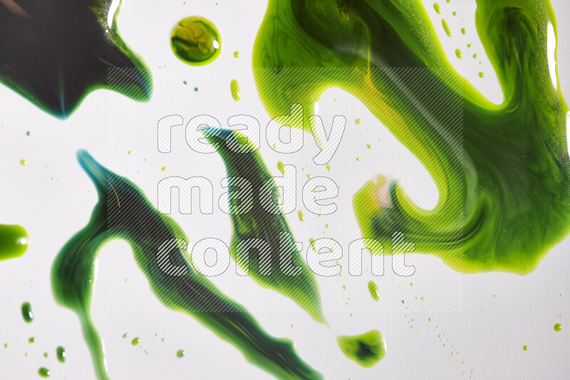 خلفية ملونة مع مزيج من ألوان الطلاء الأخضر والأحمر والأزرق والأصفر