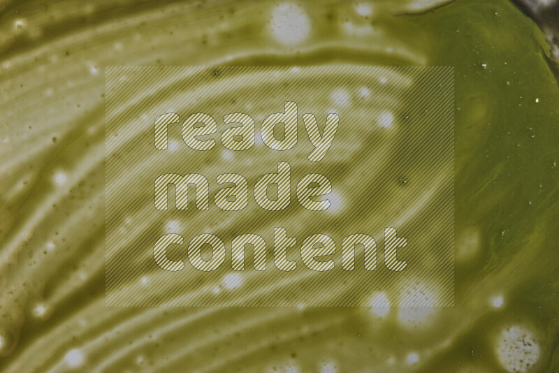 لقطات مقربة لأشكال مختلفة مرسومه باللون الأخضر